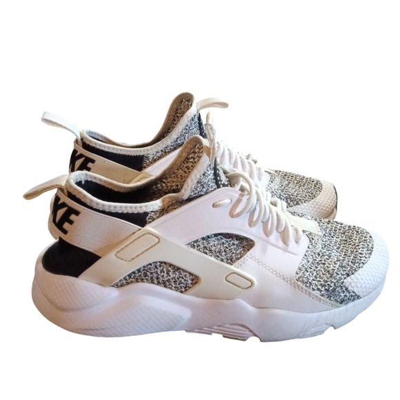 Nike Air Huarache Run Ultra SE Women's Size 8 - Picture 1 of 4